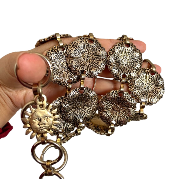 Vintage Gold Metal Disc Flower Chain Belt w/ Sun Dangle - O/S - Picture 3 of 8